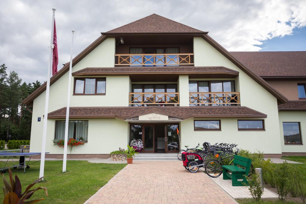 Irbeni Brivkalni Exterior foto